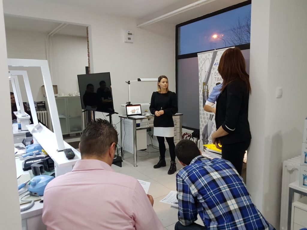 Our colleague, Thaís Sorigué, Export Assistant of Dynamic Abutment® Solutions was the responsible for introducing the training course. 