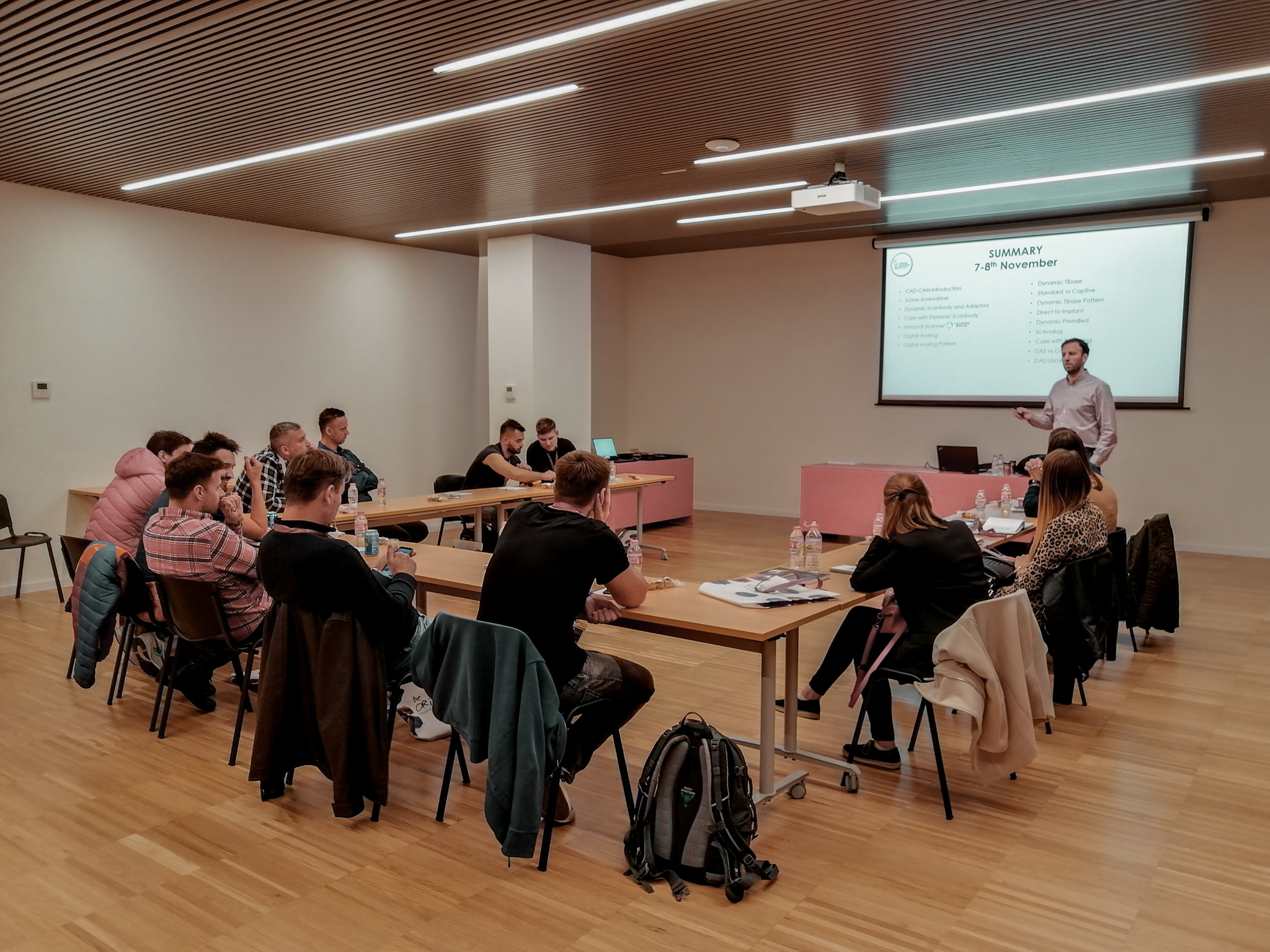 Das Training to polish participants. Das Training to polish participants.